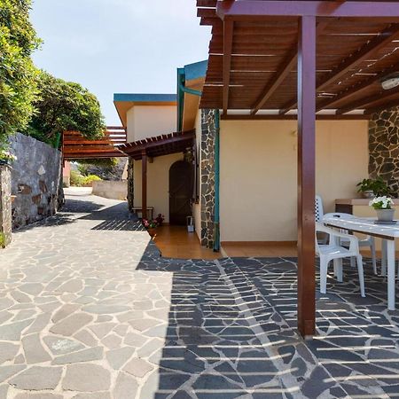 Villa La Terrazza Sul Mare Magomadas Exterior foto