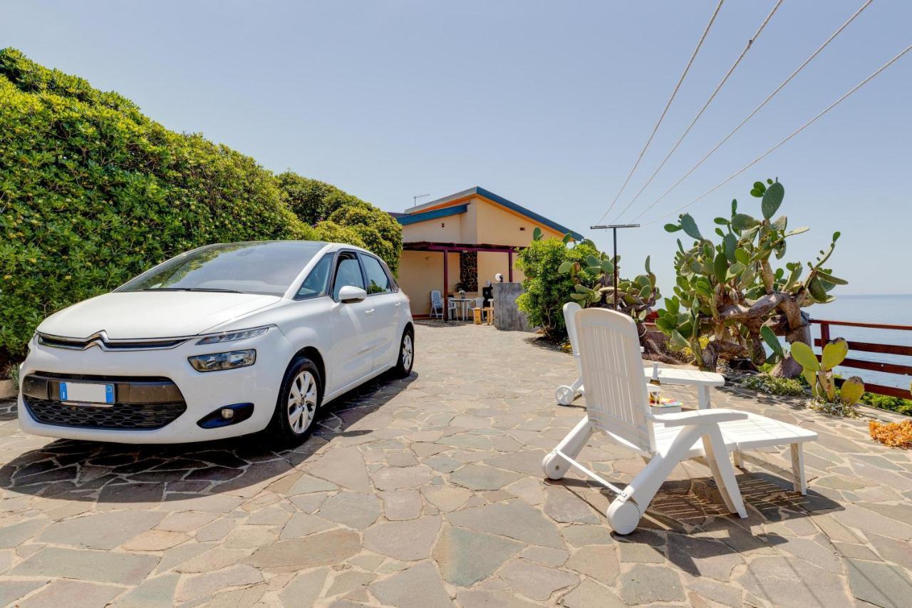 Villa La Terrazza Sul Mare Magomadas Exterior foto