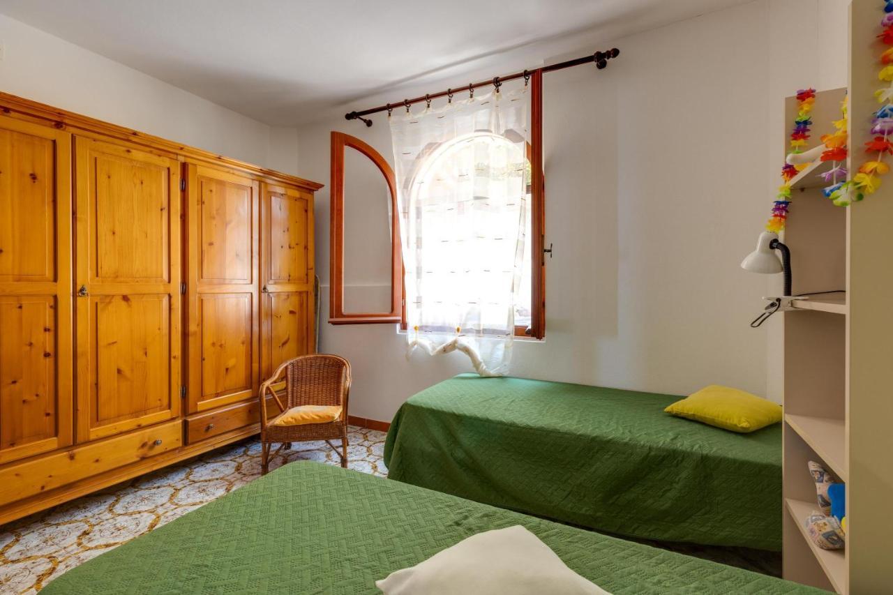 Villa La Terrazza Sul Mare Magomadas Exterior foto