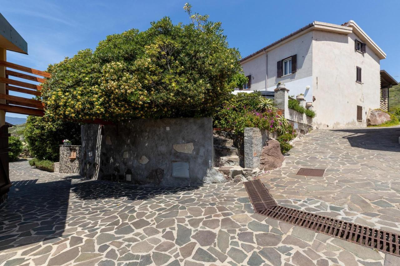 Villa La Terrazza Sul Mare Magomadas Exterior foto