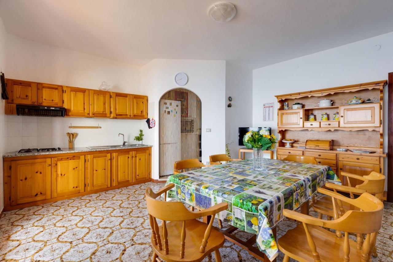 Villa La Terrazza Sul Mare Magomadas Exterior foto